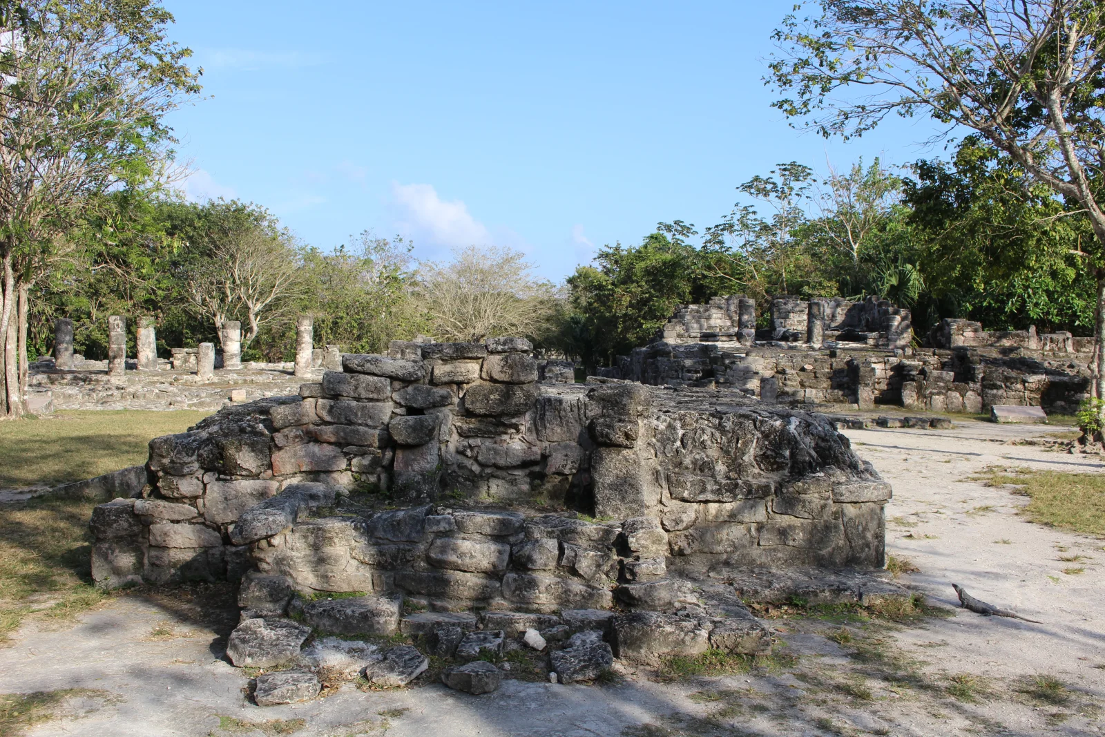 The Altar stands in San Gervasio's central plaza with Las Columnas and Los Nichos behind it.