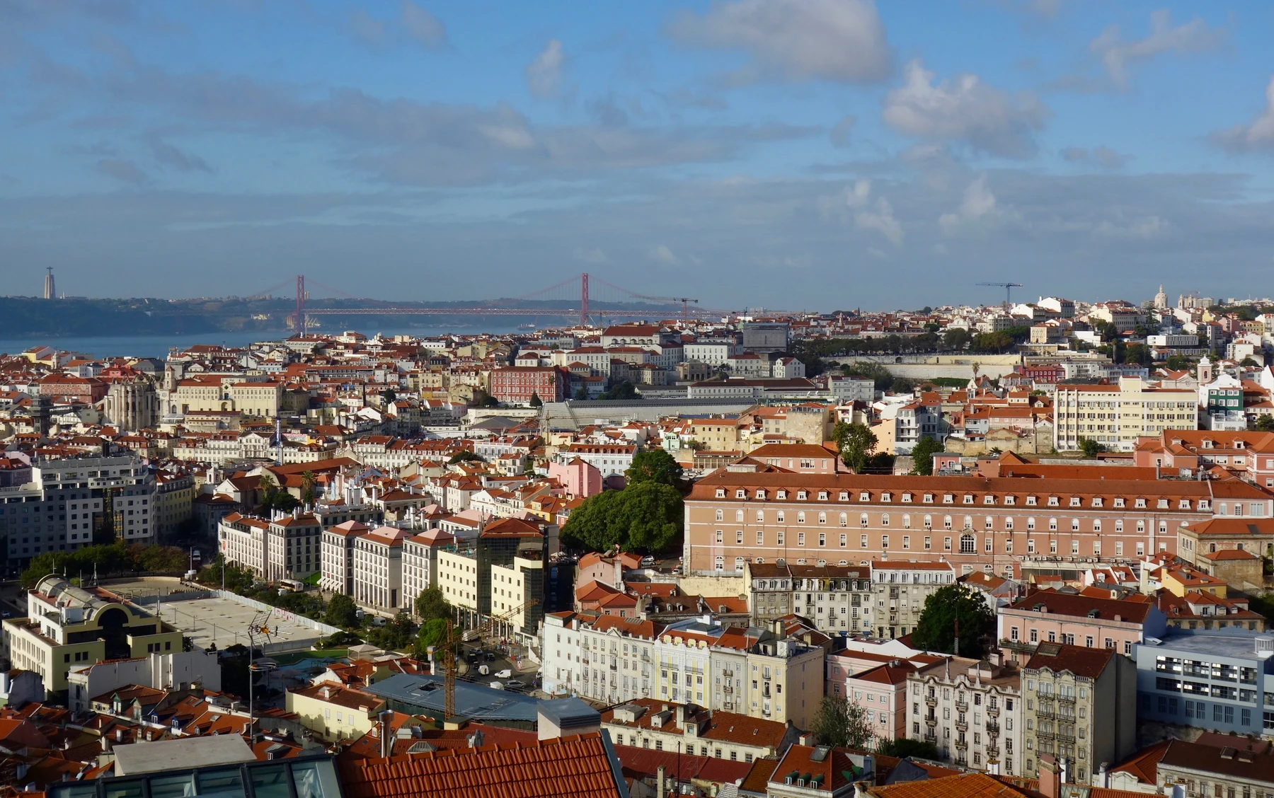 A view across the built-up lower city towards Mouraria and Martim Moniz
