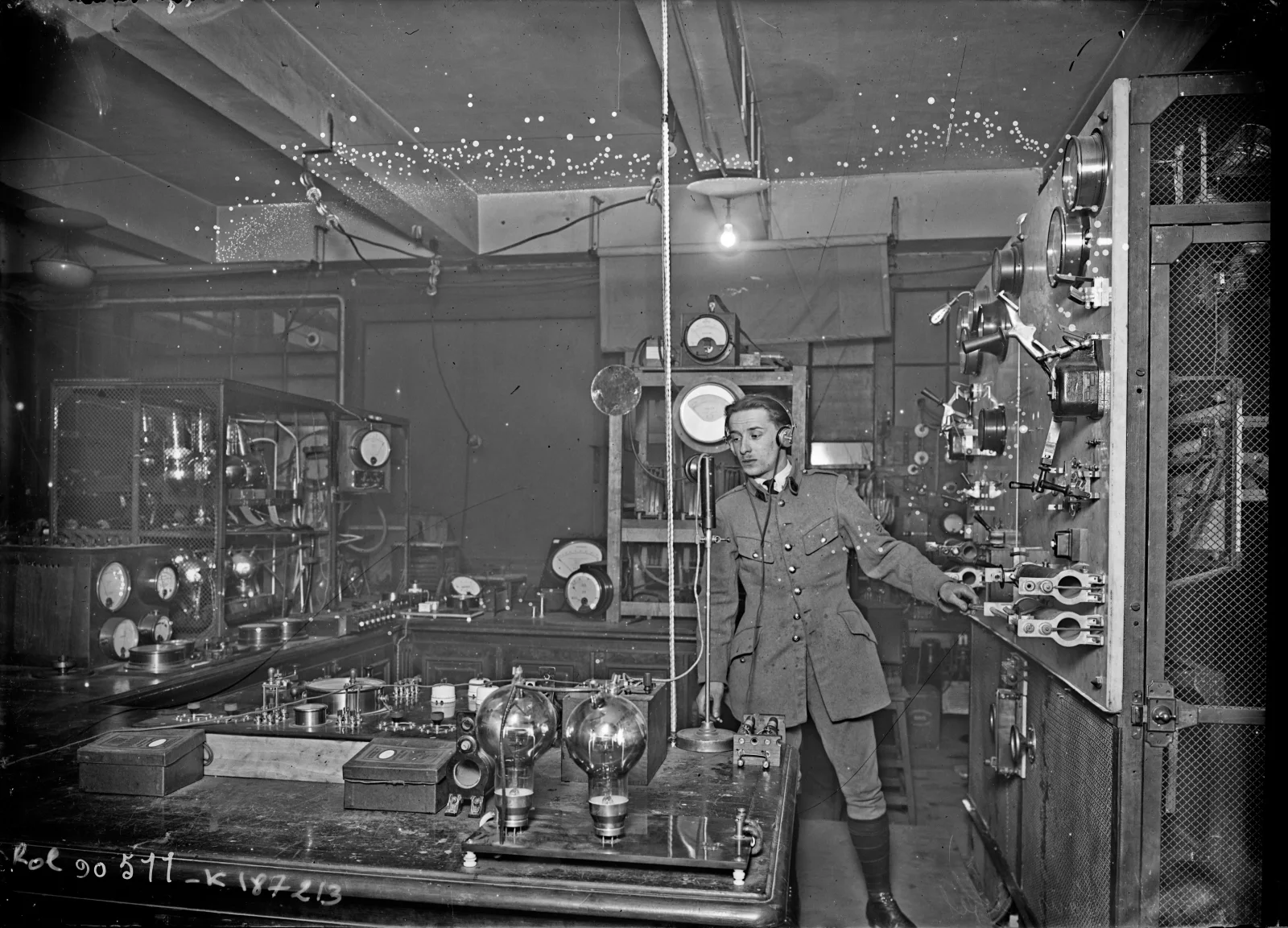 The radio station installed beneath the Eiffel Tower in 1924.
